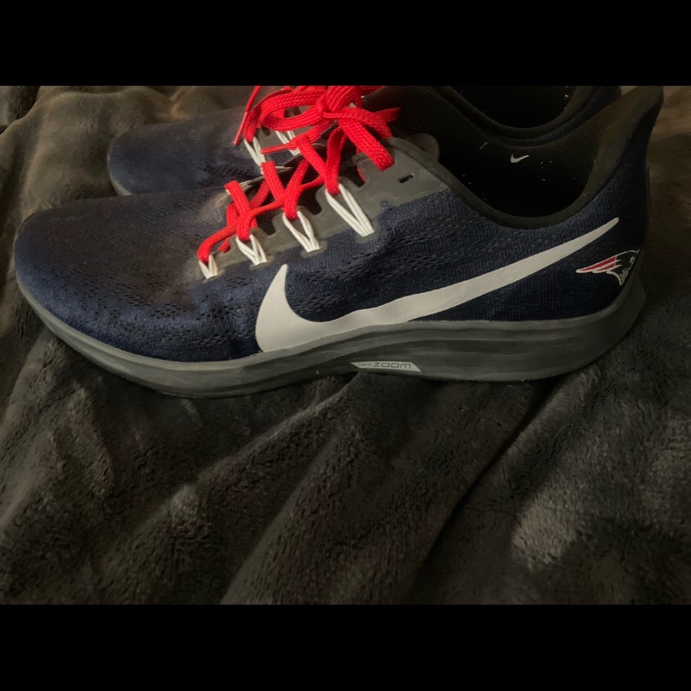 Nike Zoom Patriots size 11 . Like new